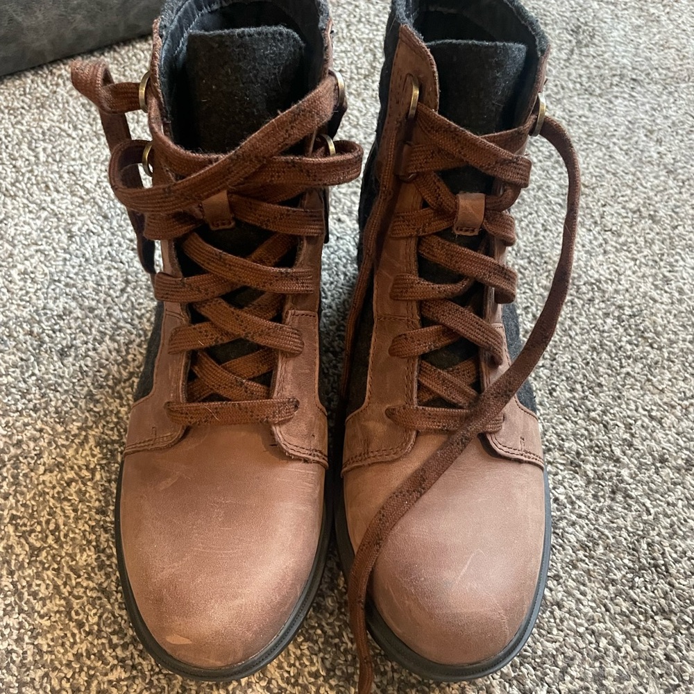 Sorel Brown Lace-Up Boots